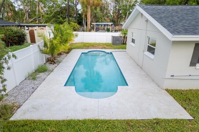 Building Photo - 5301 Venetian Blvd NE