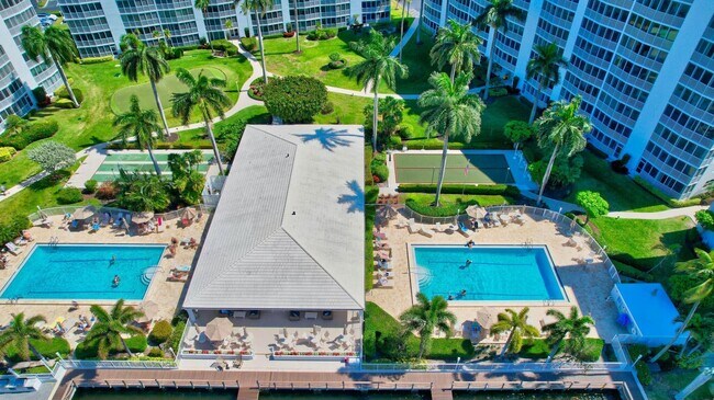 Building Photo - 3300 S Ocean Blvd