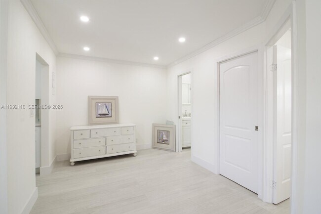 Building Photo - 1440 SE 15th St