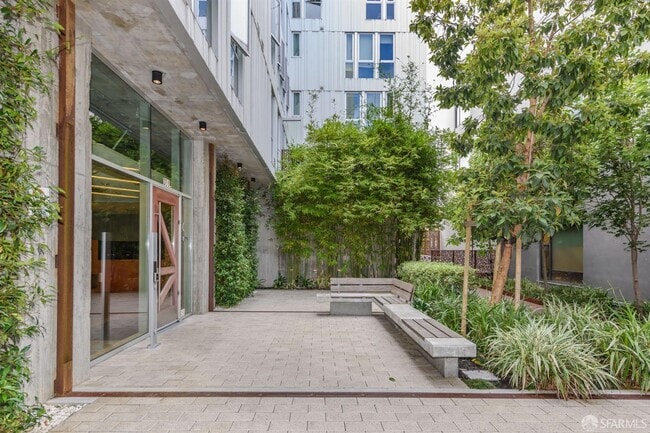 Building Photo - 388 Fulton St