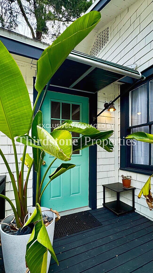 Building Photo - 2518 Dellwood Ave