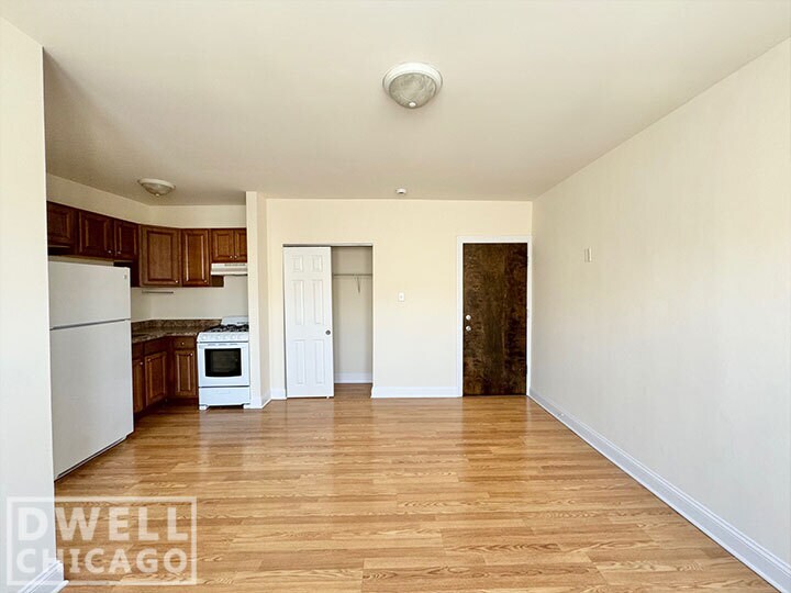 Building Photo - 2606 N Kimball Ave