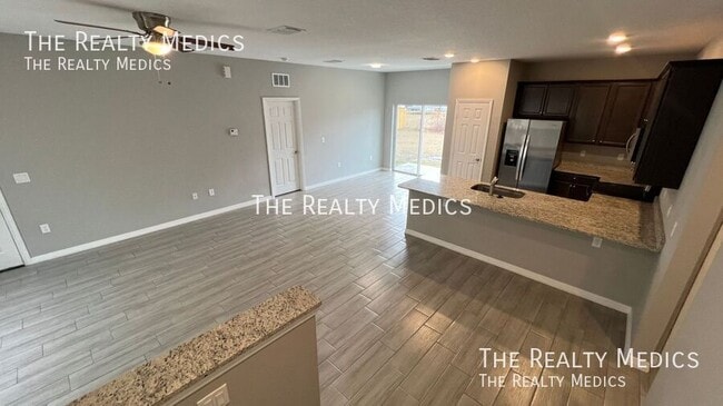 Building Photo - 1682 Waneta St SE