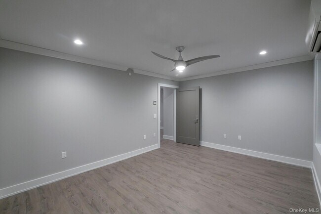 Building Photo - 75 Circle Dr