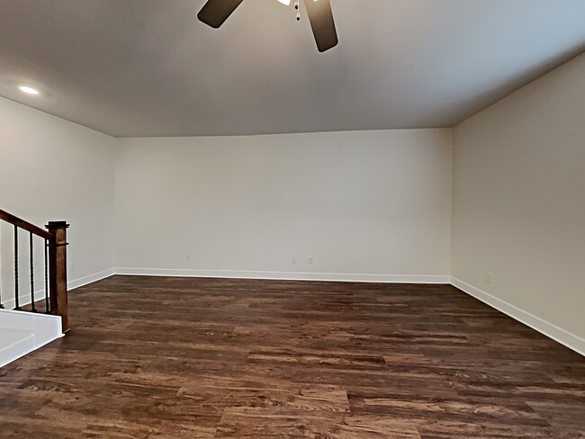 Building Photo - 1025 Bluewater Point Drive