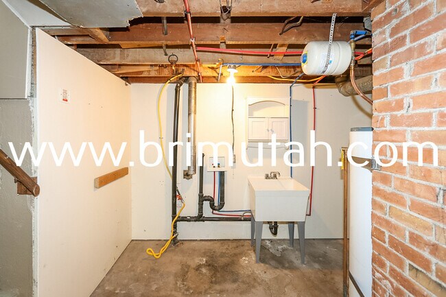 Building Photo - 3047 S 2300 E