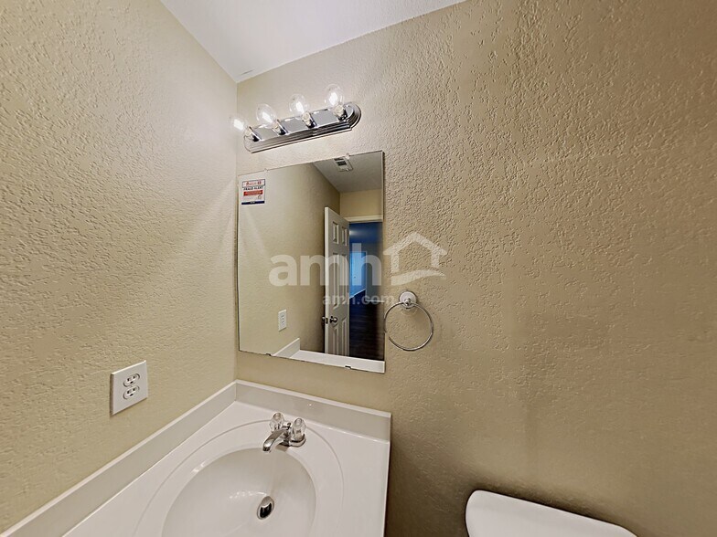 Building Photo - 12322 Mountain Pne