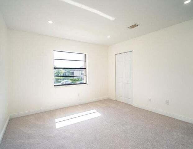 Building Photo - 9284 Vista Del Lago