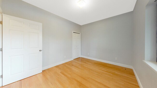 Building Photo - 7099 Pinehaven Rd