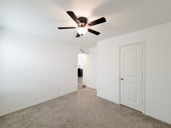 Building Photo - 14741 Hazel Br Dr