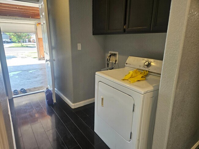 Building Photo - 16172 W Botelho Ave