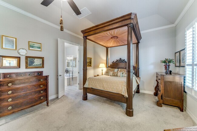 Building Photo - GORGEOUS 3-BEDROOM, 3-BATHROOM SINGLE STOR...