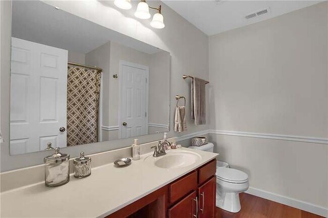 Building Photo - 7803 Edgemanor Ct