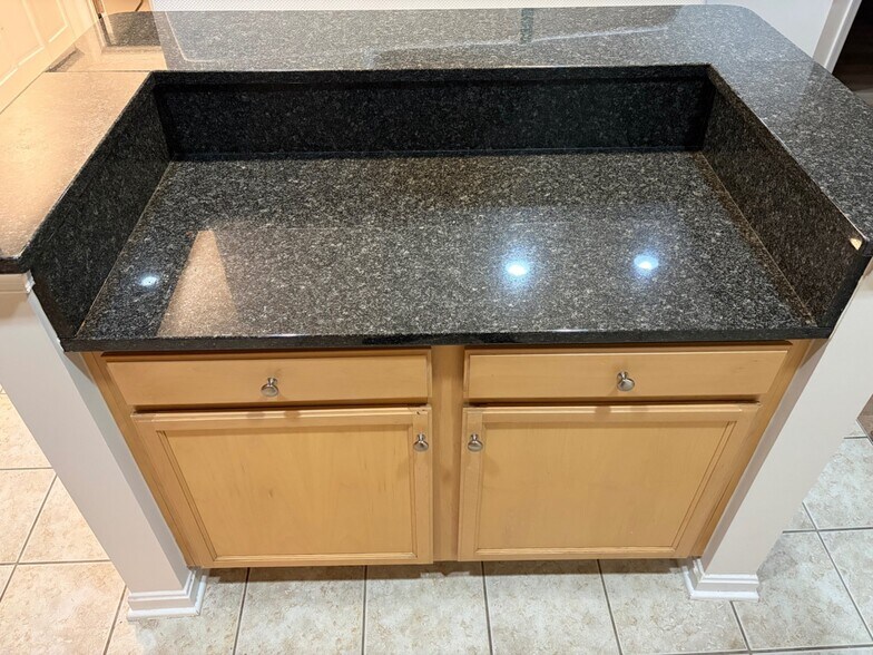 Building Photo - 2665 Prosperity Ave