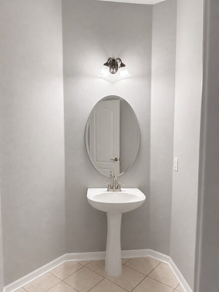 Half bathroom - 12966 Freeman St