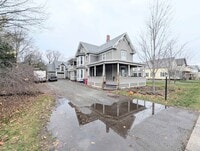 Building Photo - 613 Summer St