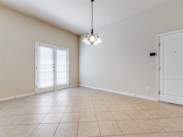 Building Photo - 7691 Ivanhoe Dr