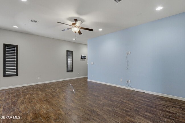 Building Photo - 2508 Eastern Sky St