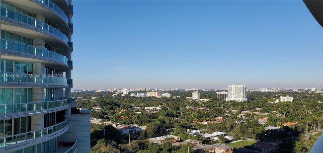 Building Photo - 2101 Brickell Ave