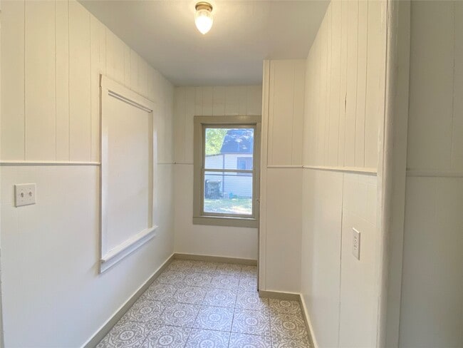 Building Photo - 826 Fowlkes St