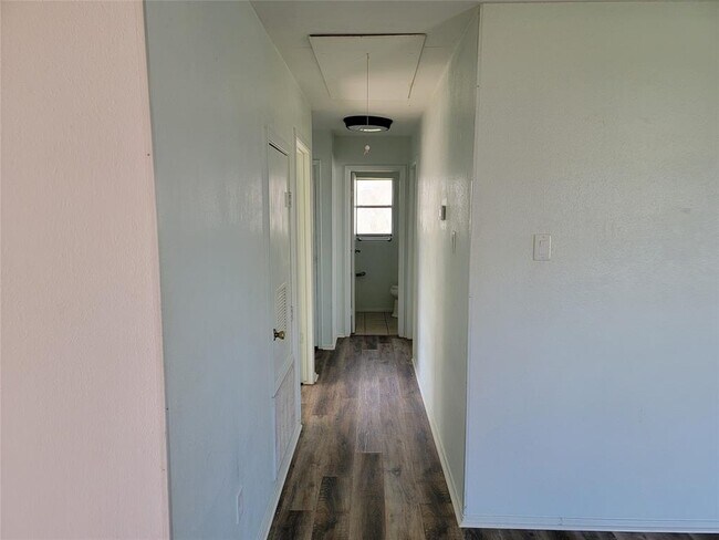 Building Photo - 257 Austin St