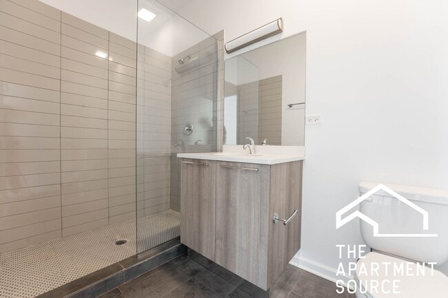 Building Photo - MASSIVE Loft-style condo-quality 3 Bed/2 ba IN UNIT LAUNDRY