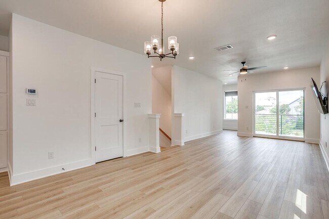 Building Photo - 2345 Benbrook Blvd