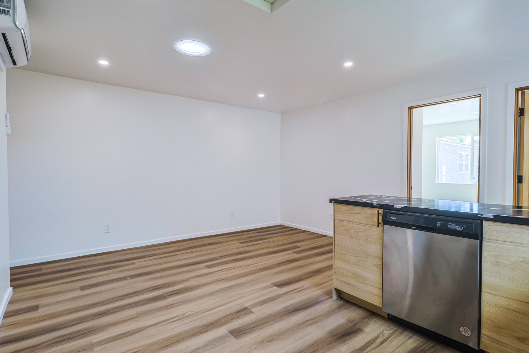 Building Photo - 4523 E 55th St