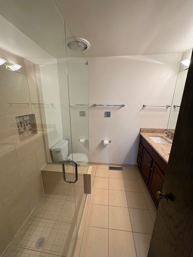 Building Photo - 1800 Montgomery Ct