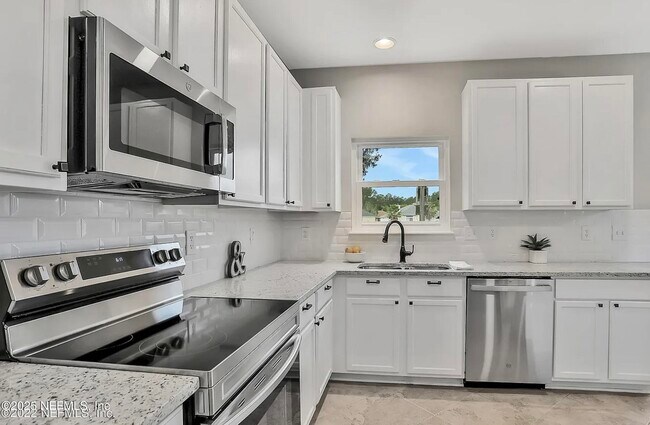 Building Photo - 1674 Hawkins Cove Dr E
