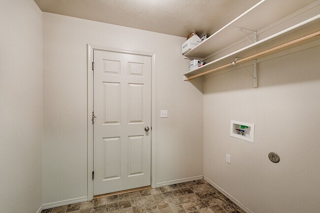 Building Photo - 1052 N Star Bright Ln