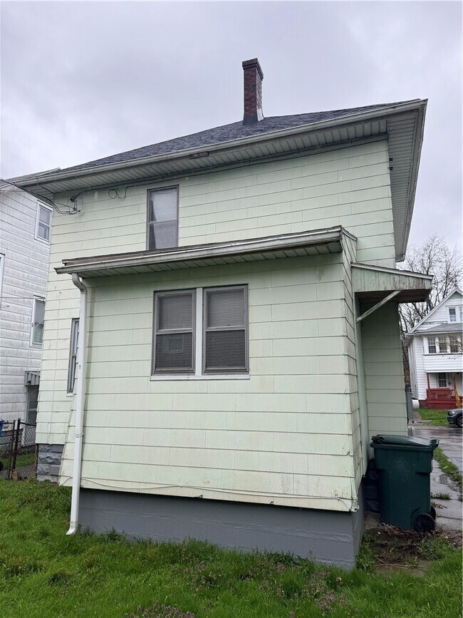 Building Photo - 239 Weyl St
