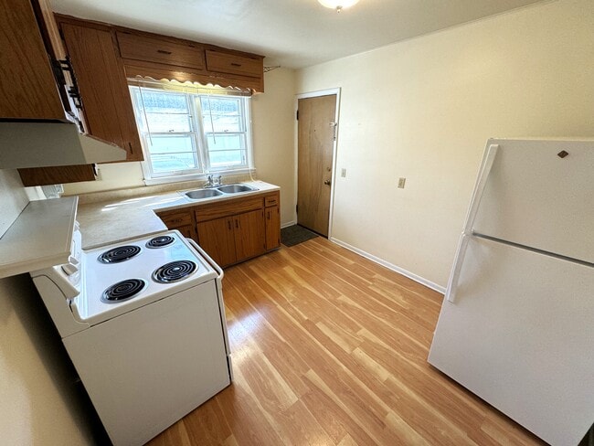 Building Photo - 401 Palomino Ln