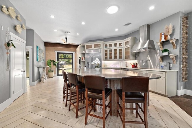 Building Photo - 2001 Mestena Trail