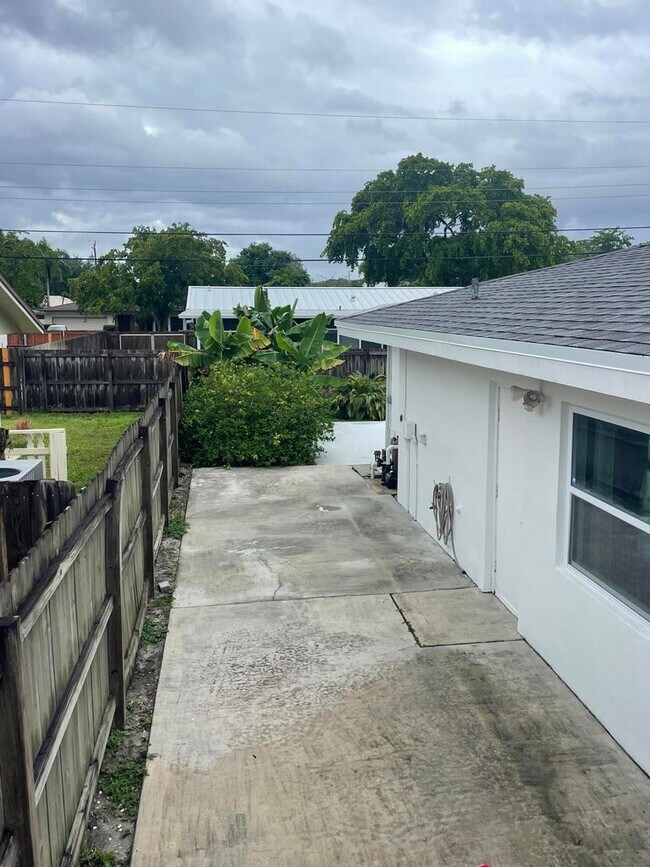 Building Photo - 131 Orchard Ridge Ln