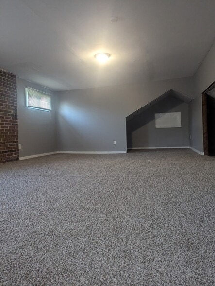 Building Photo - 6709 Robbins Ave
