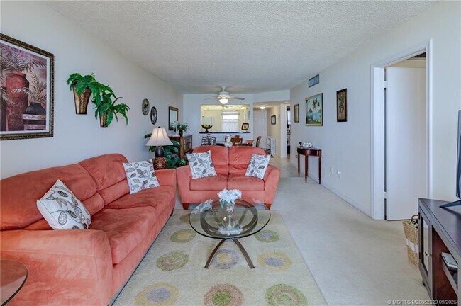 Building Photo - 4200 N Hwy A1A