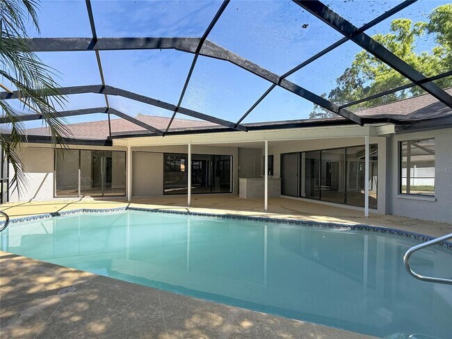 Building Photo - 4072 Belmoor Dr