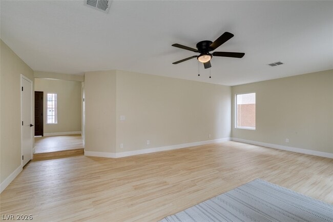 Building Photo - 821 Long Branch Dr