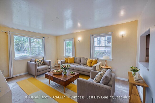 Building Photo - 2141 Ward St