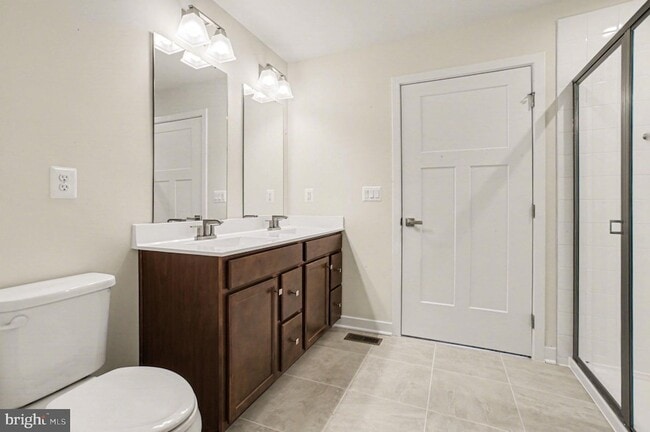 Building Photo - 8901 Blackthorne Pl