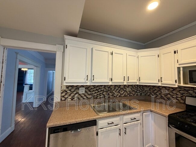 Building Photo - 1110 Park Ave