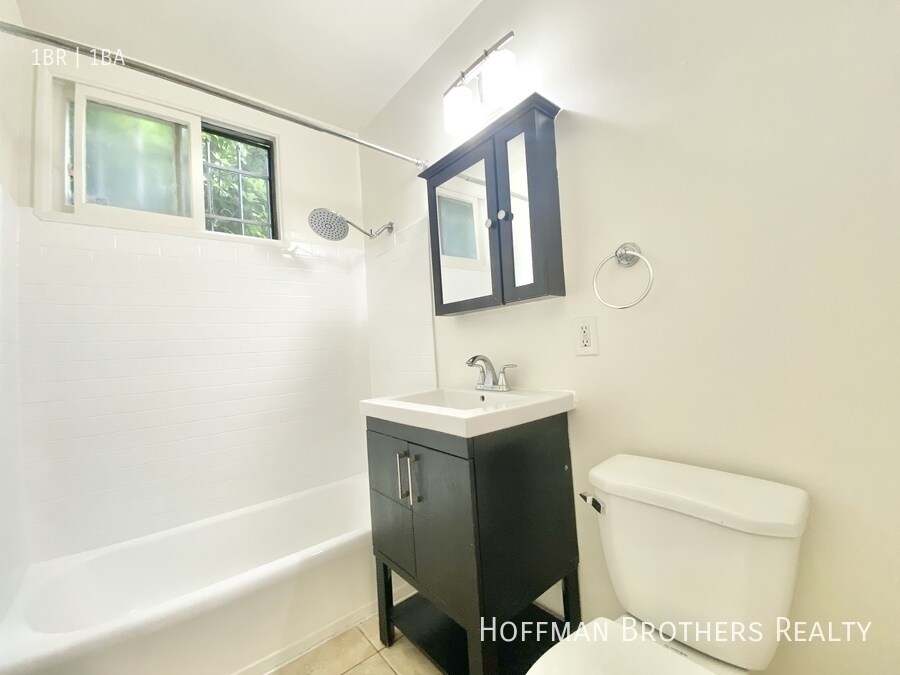 Building Photo - 937 Cole Ave