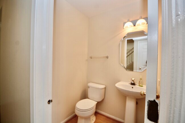 Building Photo - 1661 Charlotte Cir