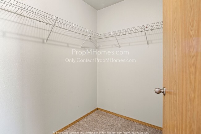 Building Photo - Four Bedroom Home in Powellhurst-Gilbert!