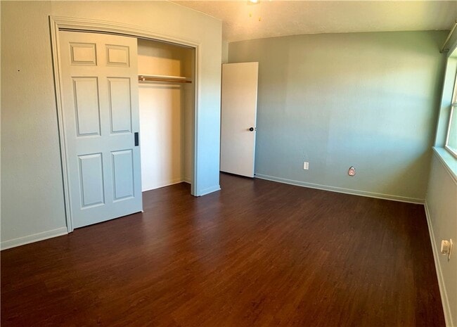 Building Photo - 1102 Todd Trail