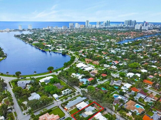 Building Photo - 1311 Monroe St