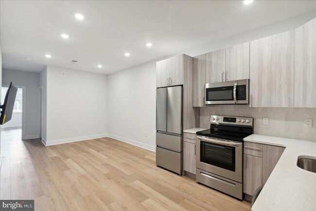 Building Photo - 3843 Haverford Ave