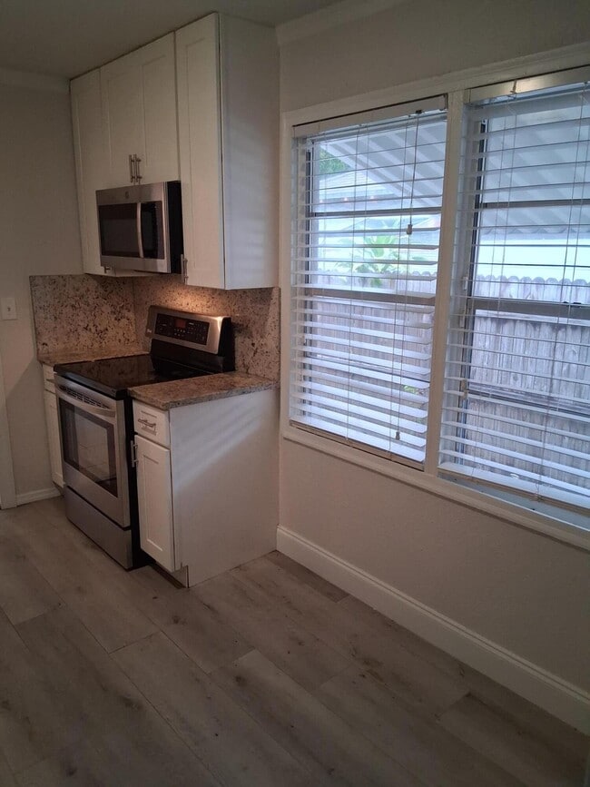 Building Photo - 5815 Garden Ave