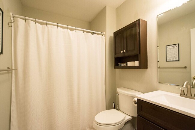 Building Photo - 10 Silver Springs Dr